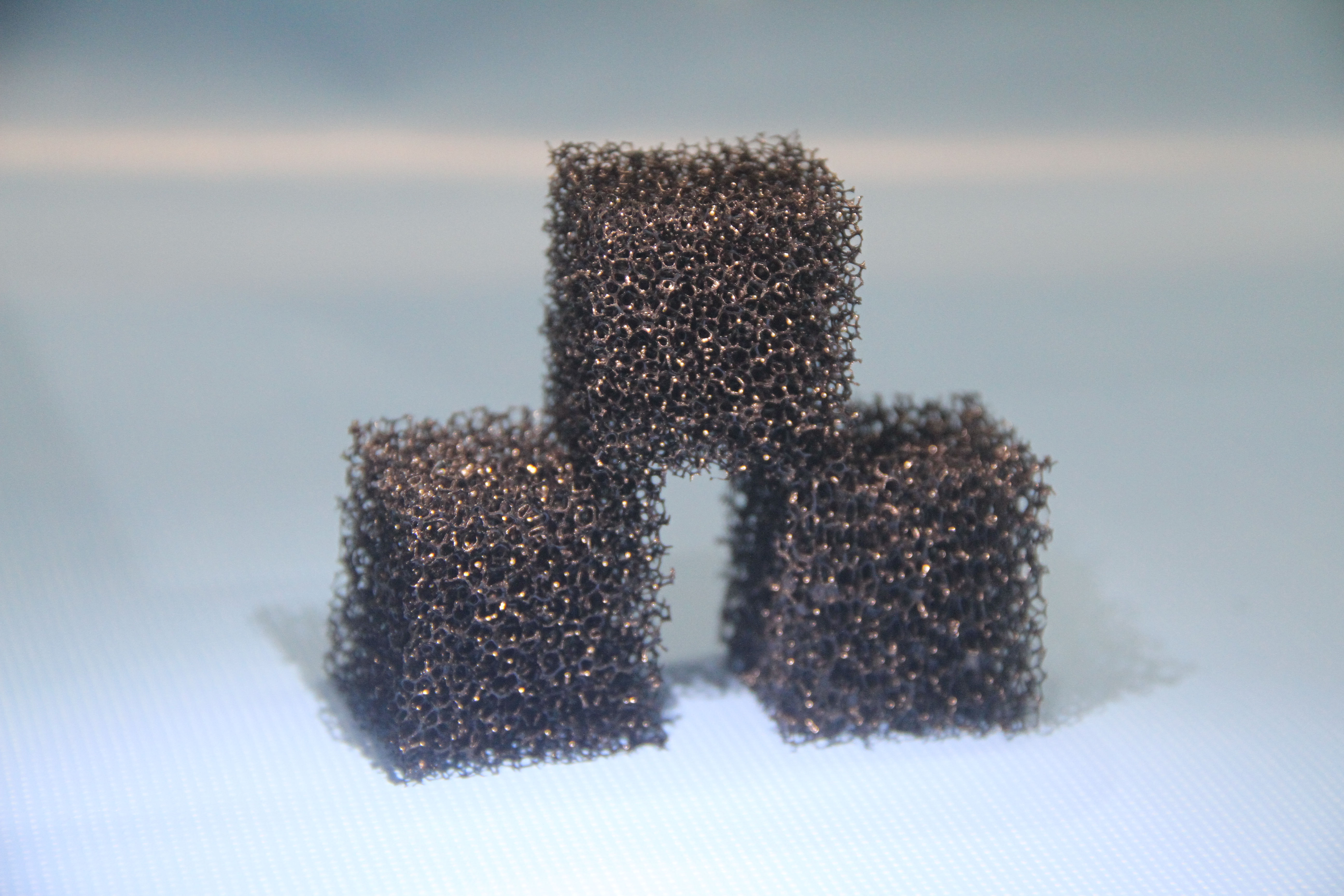 MBBR v primerjavi s tradicionalnimi biofiltri: kateri je učinkovitejši?